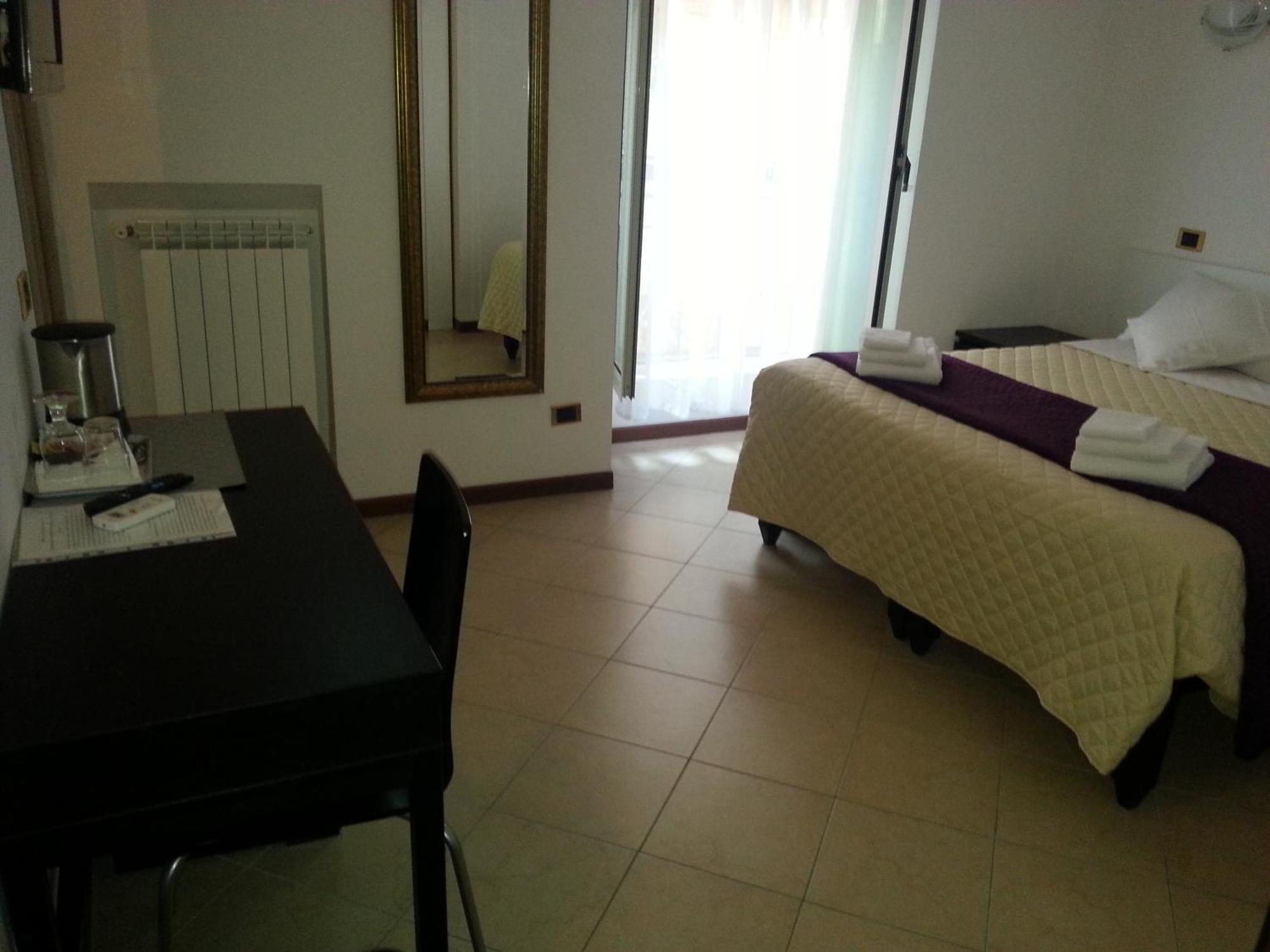 B&B Missi Рим Экстерьер фото